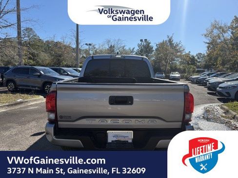 Used 2020 Toyota Tacoma SR image 3