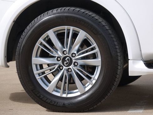 Used 2019 INFINITI QX80 Luxe w/ All-Season Package image 31