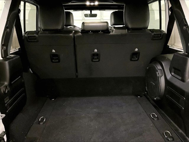Used 2021 Jeep Wrangler Unlimited Sahara AWD/4WD image 33