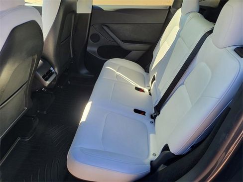 Used 2023 Tesla Model Y Performance image 13