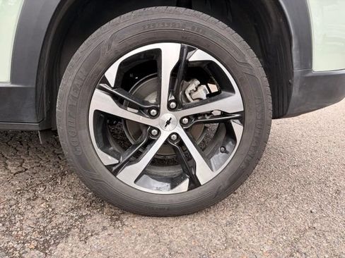 Used 2024 Chevrolet Trax RS FWD image 5