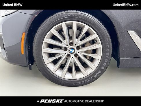 Used 2021 BMW 530i RWD image 2