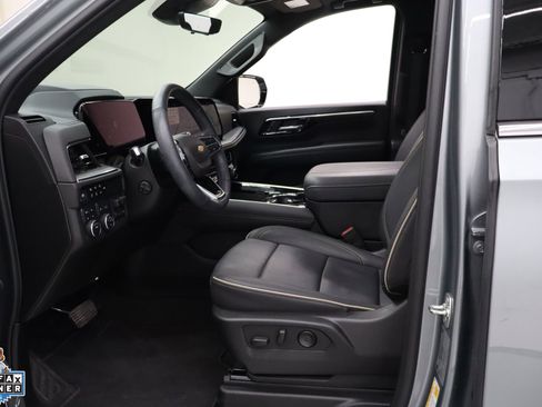 Used 2025 Chevrolet Tahoe Premier AWD/4WD image 26