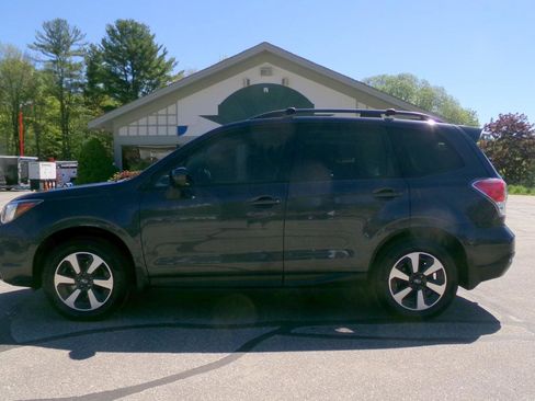Used 2018 Subaru Forester 2.5i Premium AWD/4WD image 2