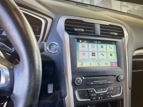 Used 2018 Ford Fusion SE w/ Equipment Group 602A image 8