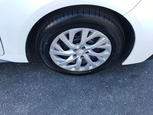 Used 2022 Toyota Corolla SE image 38