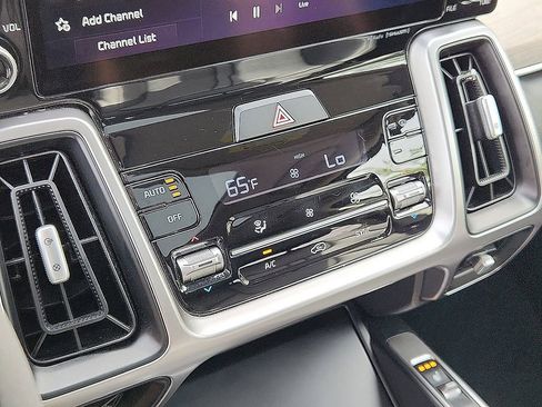 Certified 2023 Kia Sorento S w/ Panoramic Sunroof Package image 15