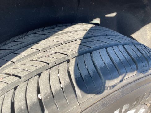 Used 2024 Nissan Pathfinder SV w/ SV Premium Package image 24