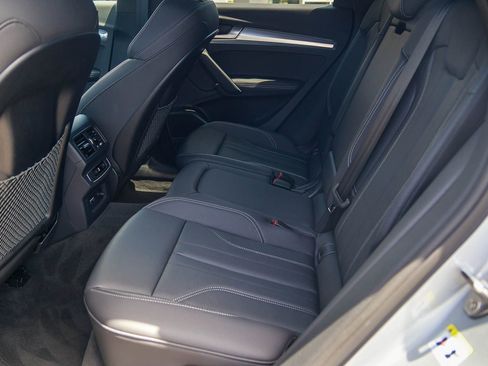 Certified 2025 Audi Q5 2.0T Premium Plus w/ Premium Plus Package AWD/4WD image 19