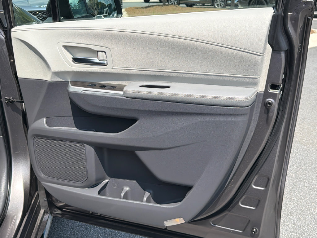 Used 2022 Toyota Sienna Limited AWD/4WD image 16