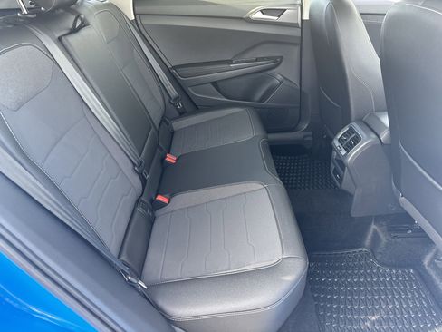 Used 2025 Volkswagen Taos SE image 11