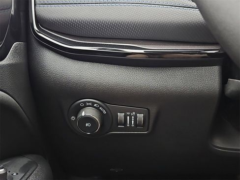 New 2026 Jeep Compass Latitude image 23