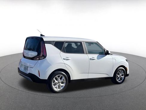 Used 2025 Kia Soul LX w/ LX Technology Package image 15