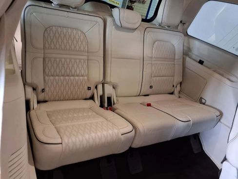 Used 2020 Lincoln Navigator Black Label w/ Cargo Convenience Package image 11