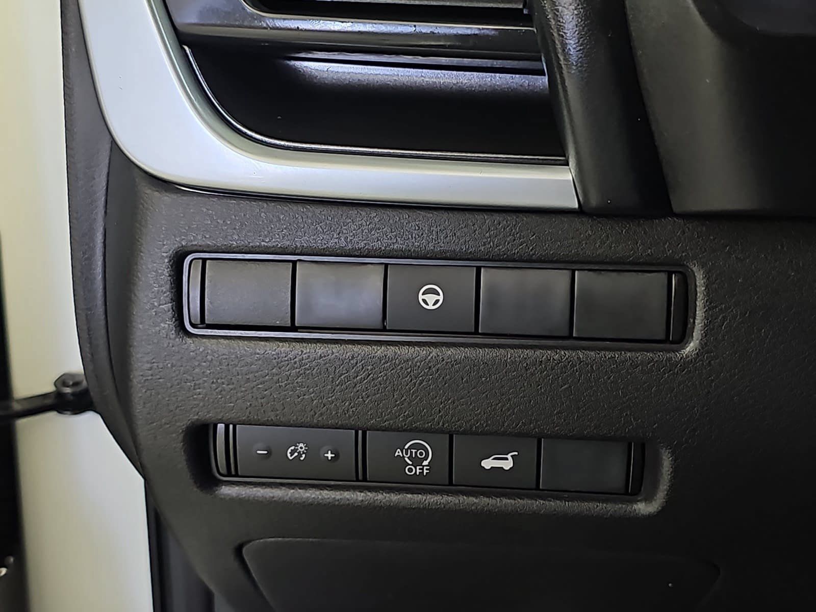 Used 2023 Nissan Rogue SV w/ SV Premium B Package FWD image 25