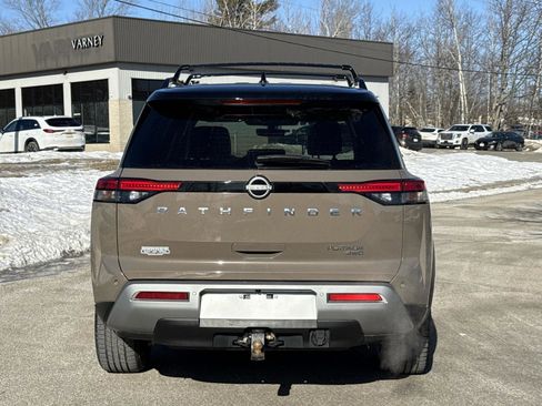 Used 2023 Nissan Pathfinder Platinum w/ Cargo Package image 5