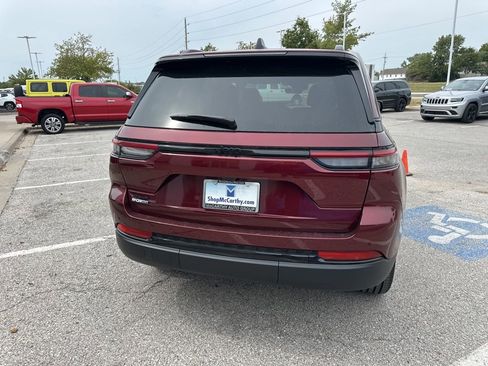 New 2025 Jeep Grand Cherokee Altitude image 29