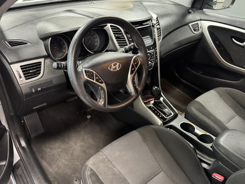Used 2016 Hyundai Elantra GT FWD image 8