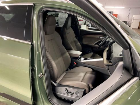 Certified 2025 Audi Q5 Prestige AWD/4WD image 8