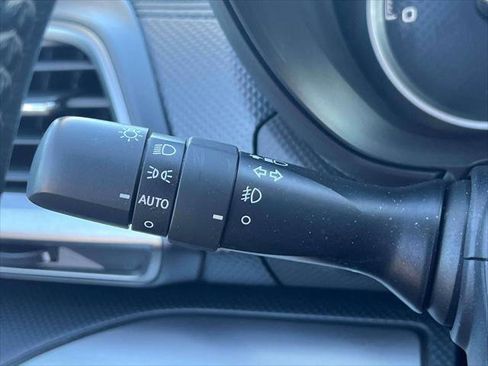 Used 2023 Subaru Forester Premium image 20