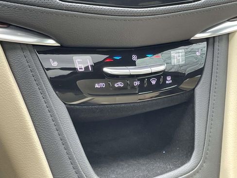 Used 2018 Cadillac XT5 Luxury w/ Driver Awareness Package image 26