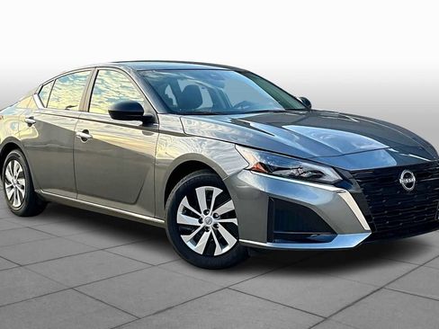 New 2025 Nissan Altima 2.5 S image 2