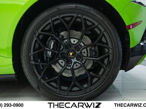 Used 2021 Lamborghini Huracan EVO RWD image 19