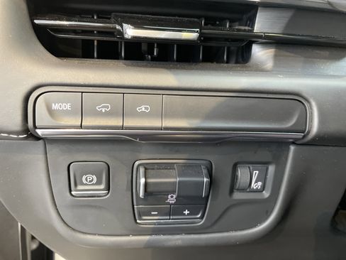 Used 2023 Cadillac Escalade Sport Platinum image 32