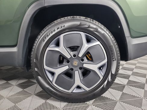 Used 2024 Rivian R1S Adventure image 10