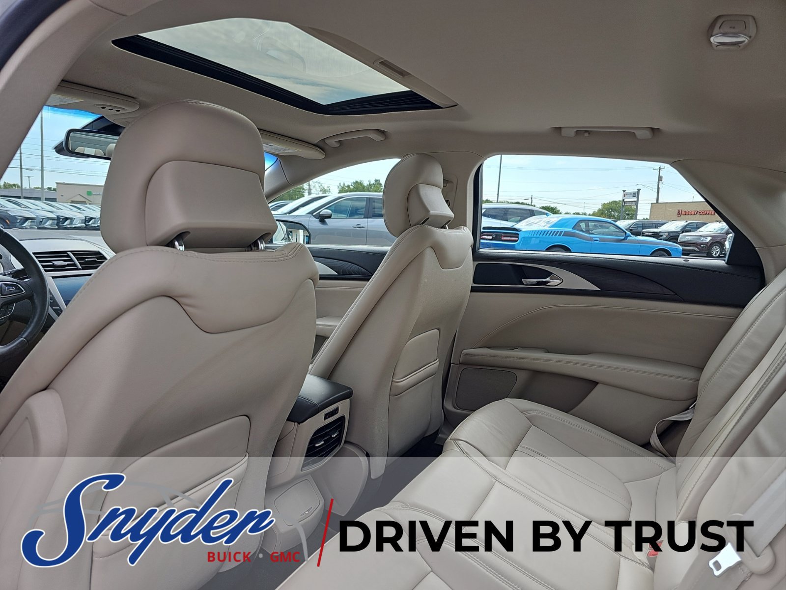 Used 2018 Lincoln MKZ Select w/ Select Plus Package AWD/4WD image 21
