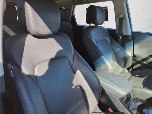 Used 2017 Hyundai Santa Fe Limited image 26