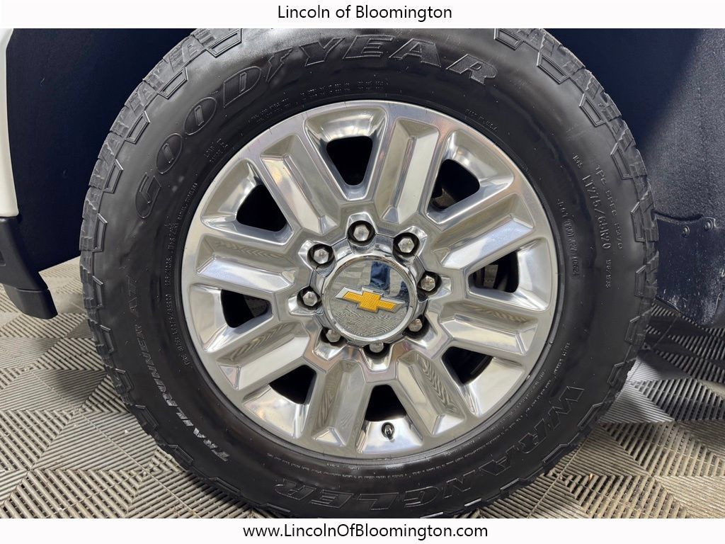 Used 2024 Chevrolet Silverado 2500 High Country w/ Technology Package AWD/4WD image 24