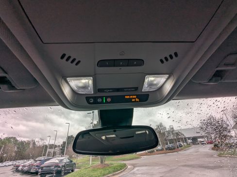 Used 2023 GMC Terrain SLT image 27