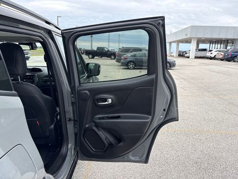 Used 2022 Jeep Renegade Trailhawk w/ Sun/Sound Group AWD/4WD image 15