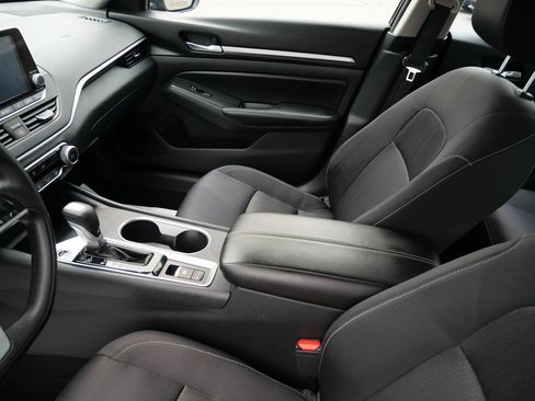 Used 2022 Nissan Altima 2.5 SV AWD/4WD image 14