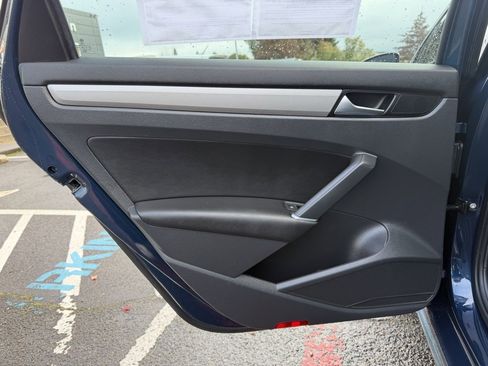 Used 2022 Volkswagen Passat 2.0T SE image 28