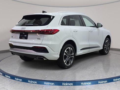 Certified 2025 Audi Q5 Premium w/ Convenience Package AWD/4WD image 5