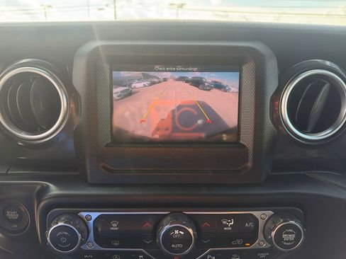 Used 2021 Jeep Wrangler Unlimited Sahara image 21