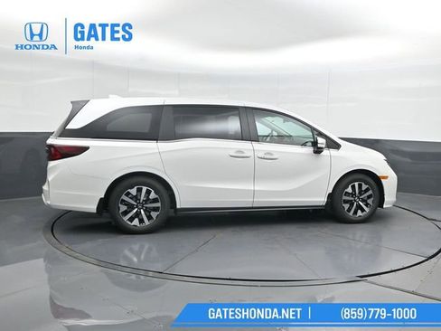 New 2026 Honda Odyssey EX-L image 3