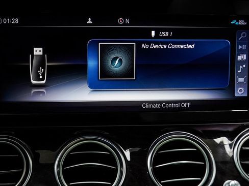Used 2019 Mercedes-Benz E 450 4MATIC Wagon image 31