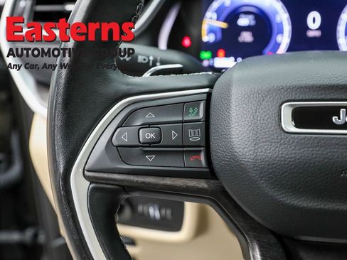 Used 2022 Jeep Grand Cherokee L Limited image 15