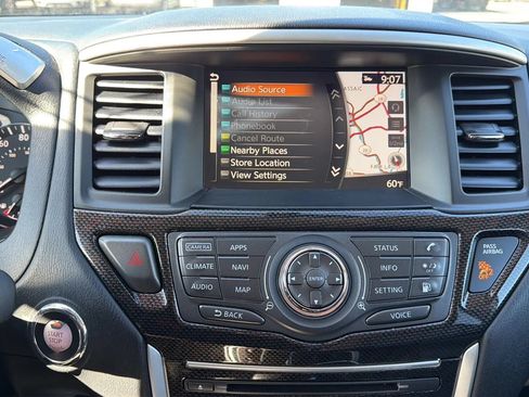 Used 2020 Nissan Pathfinder SL AWD/4WD image 18