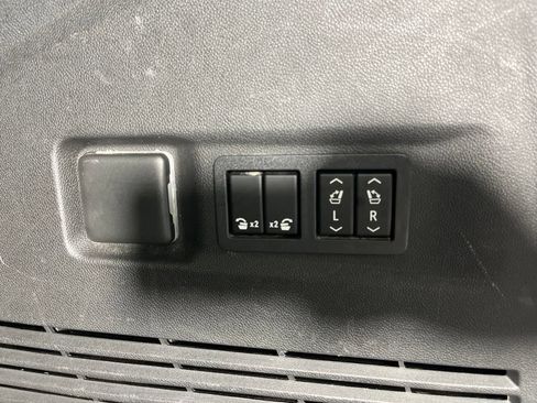 Certified 2021 GMC Yukon XL AT4 AWD/4WD image 24