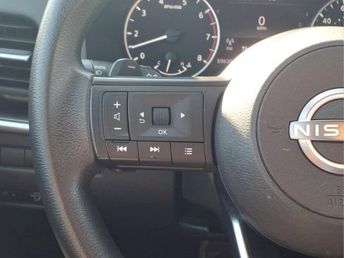 Used 2024 Nissan Rogue SV AWD/4WD image 14