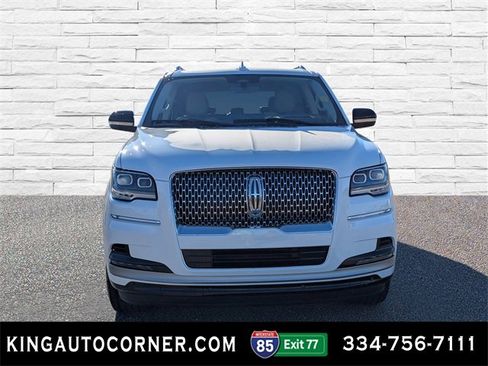 Used 2024 Lincoln Navigator Reserve image 2