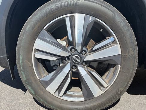 Certified 2023 Nissan Rogue SL w/ SL Premium Package image 6