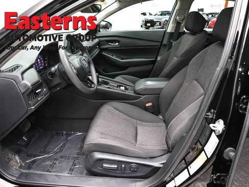 Used 2025 Honda Accord SE image 14