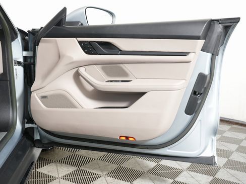 Used 2023 Porsche Taycan 4S image 39