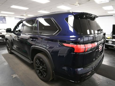 Certified 2025 Toyota Sequoia Limited w/ Tow Technology Package AWD/4WD image 6