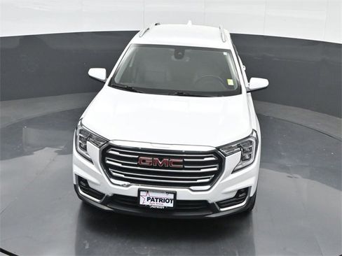 Used 2024 GMC Terrain SLT image 43